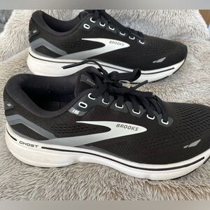 Brooks Ghost 15 Running Shoes - Black and White - WOMENS US 9